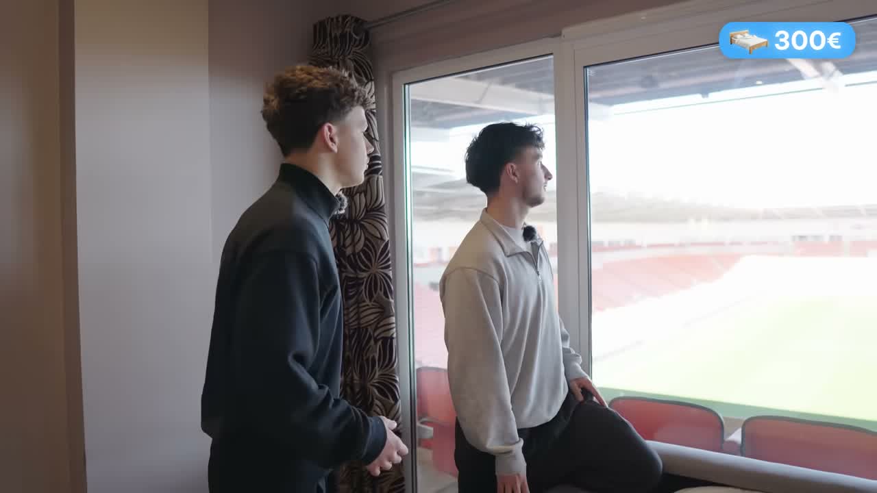Places de foot de 0 € à 300 € — Alex Freestyle — image 6 sur 6