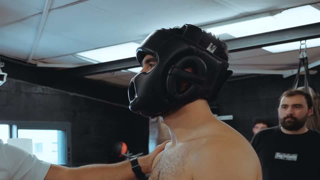 J’ai organisé un combat de boxe contre mon petit frère — Sacha Borg — image 6 sur 6